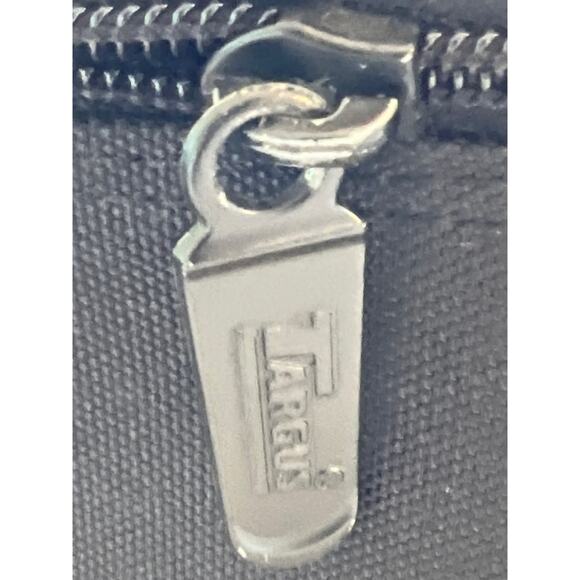 Sale!! Y2k Targus Laptop / Messenger Bag
16”x 12” x 4 aprox sale!! - Picture 13 of 17